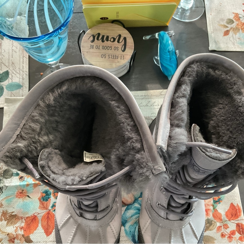UGG Women's Black and Gray Winter Boots - Picture 5 of 8
